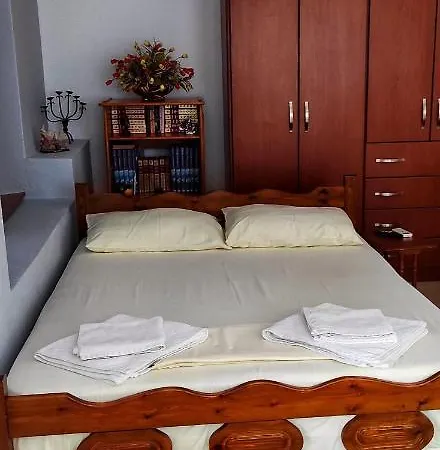 Casa Qeparo