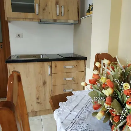 Casa Qeparo